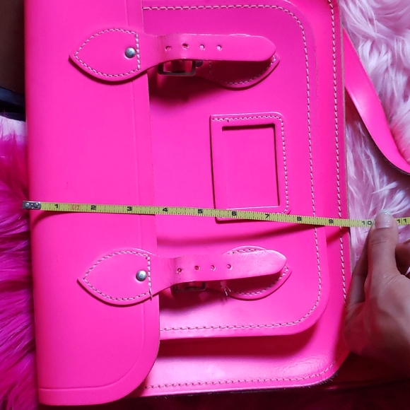 Bag/ purse/The Cambridge" bright pink color suitcase/ purse 👛 - Picture 7 of 7